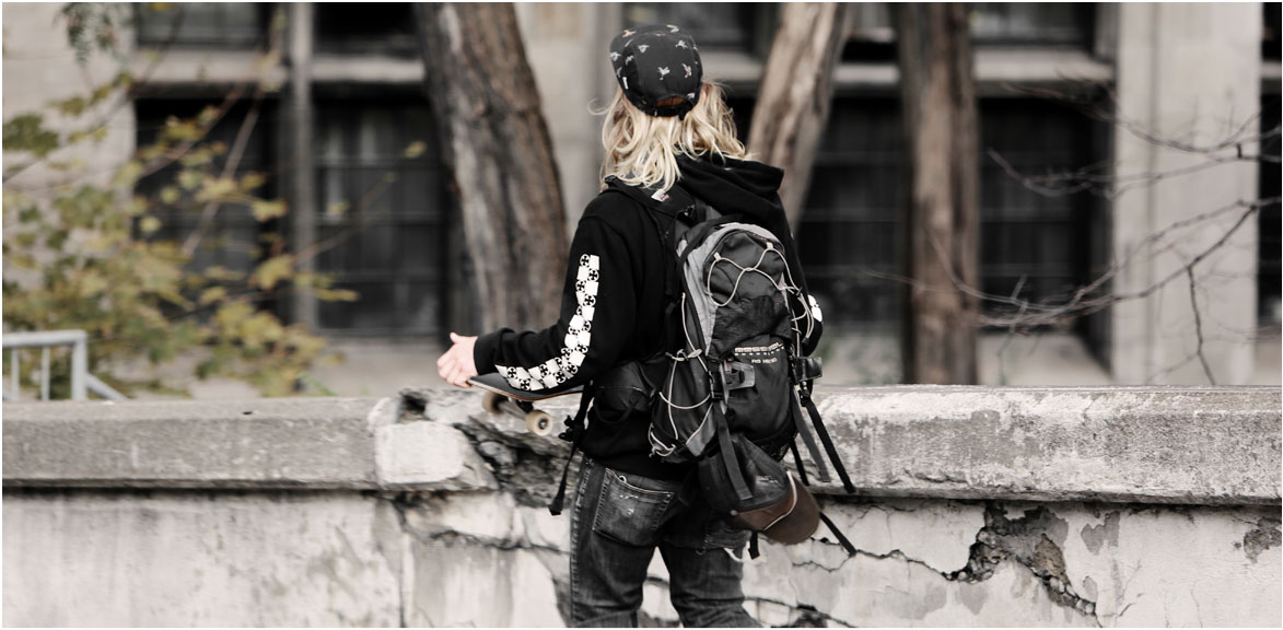 账号交易市场的秋思手机号轰炸平台